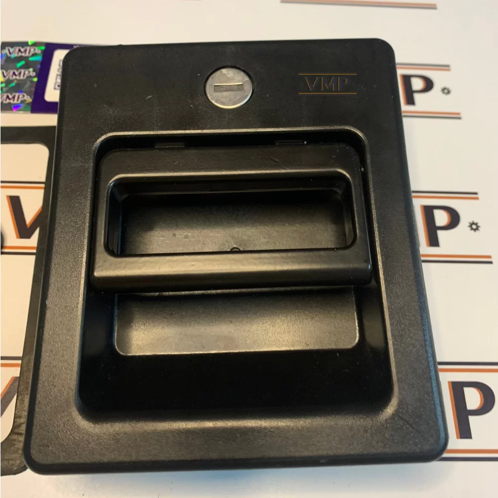 VMPG-67481 - VOE 14652324 - Door Handle VMP | VMP Spares